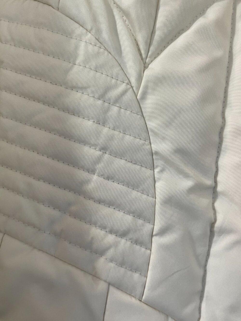 Larry Levine Down White puffer Jacket. Size XS High Collar - Picture 4 of 10